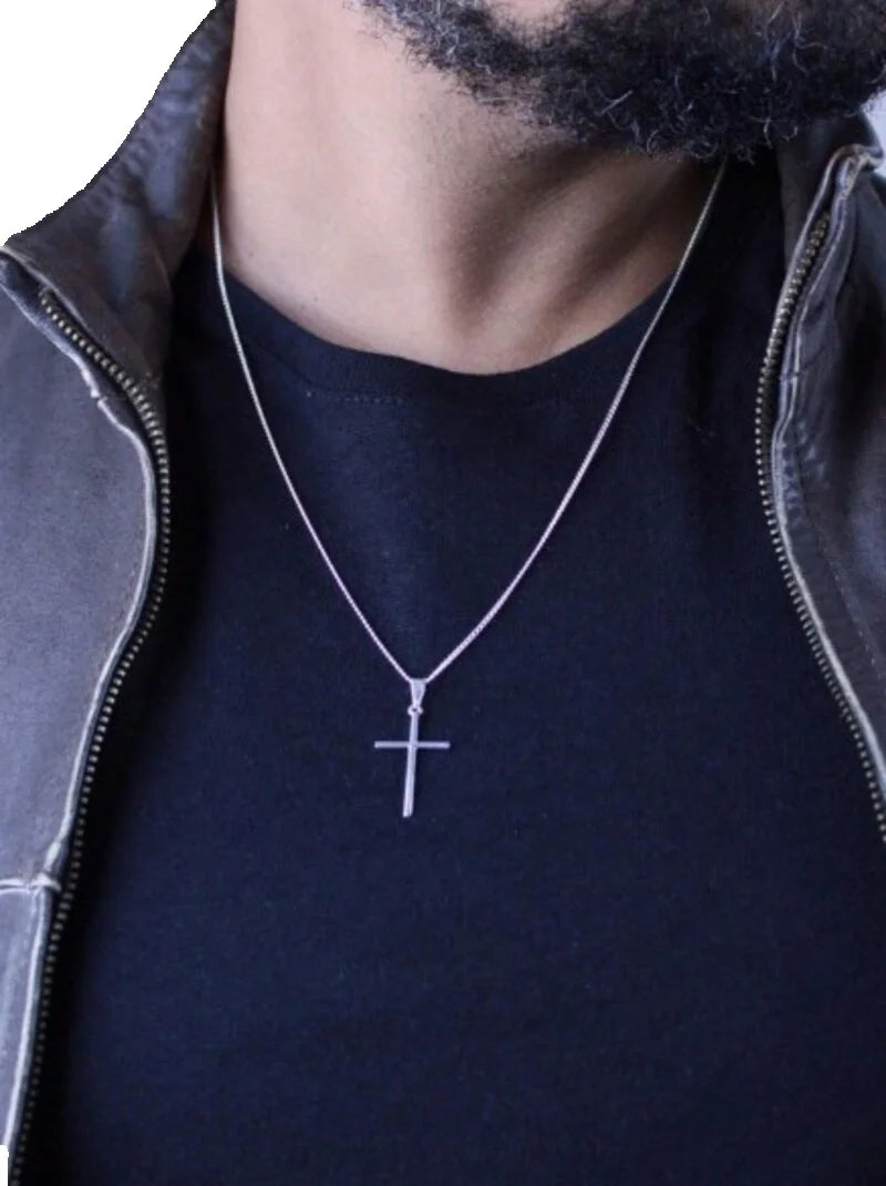 Conjunto Corrente e Pingente em Formato de Cruz